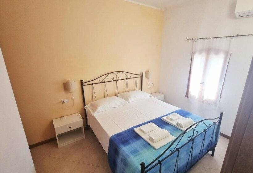 تختخواب و صبحانه La Baia Apartments