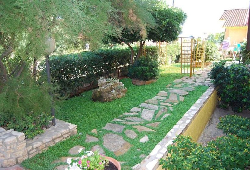 تختخواب و صبحانه La Baia Apartments