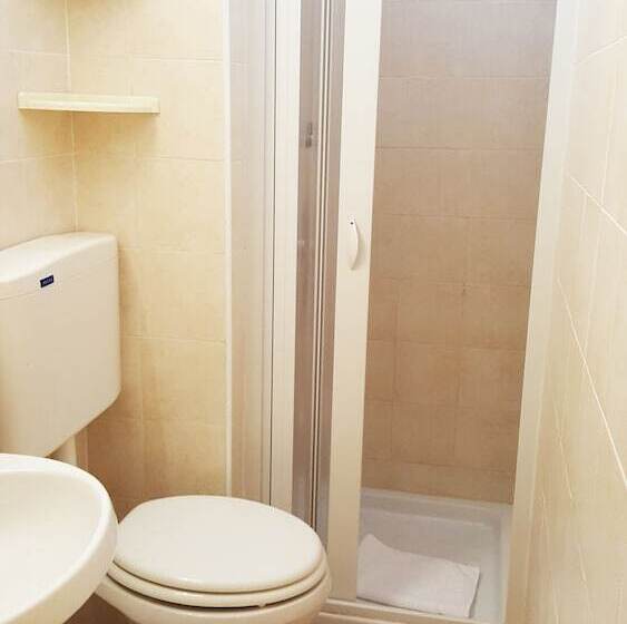 تختخواب و صبحانه La Baia Apartments