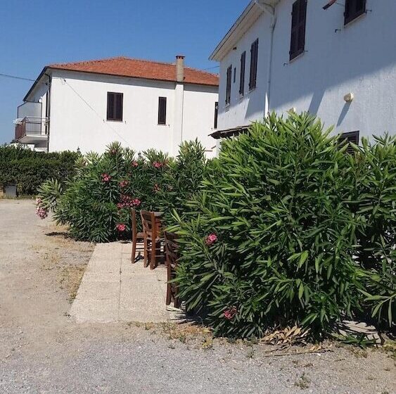 בית מלון כפרי Dory