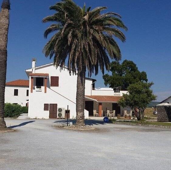 בית מלון כפרי Dory