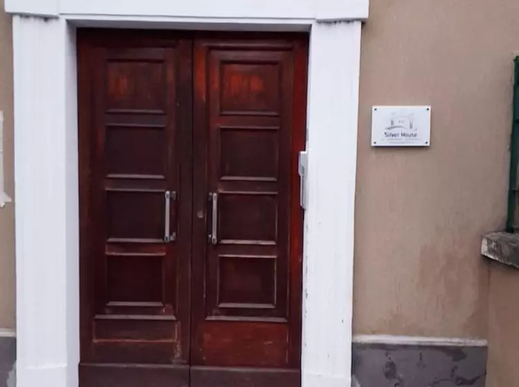 پانسیون Silver House