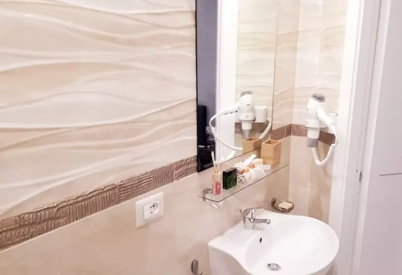 پانسیون Silver House