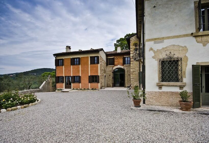 هتل روستایی Relais Villa Ambrosetti