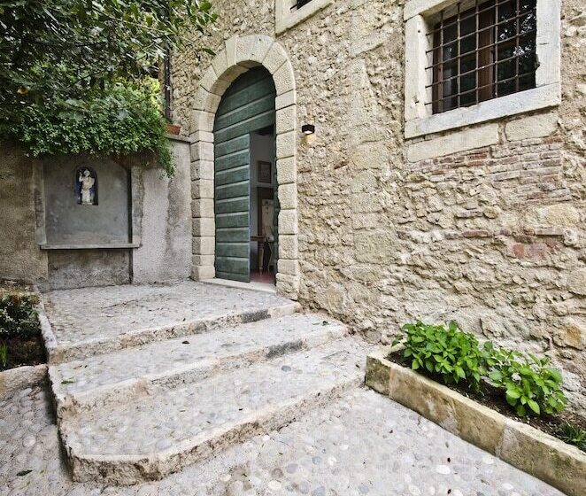 هتل روستایی Relais Villa Ambrosetti