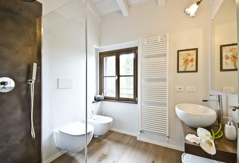 هتل روستایی Relais Villa Ambrosetti