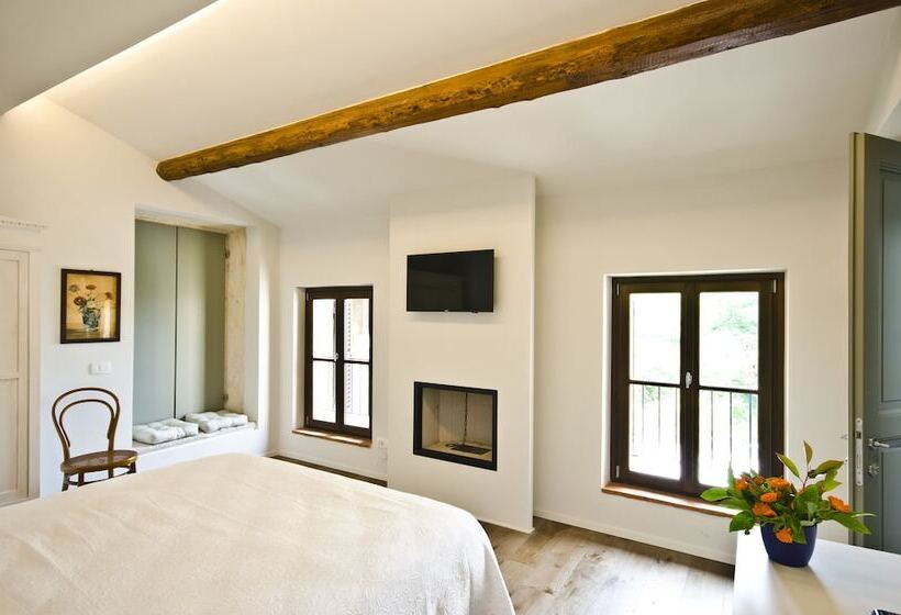 هتل روستایی Relais Villa Ambrosetti