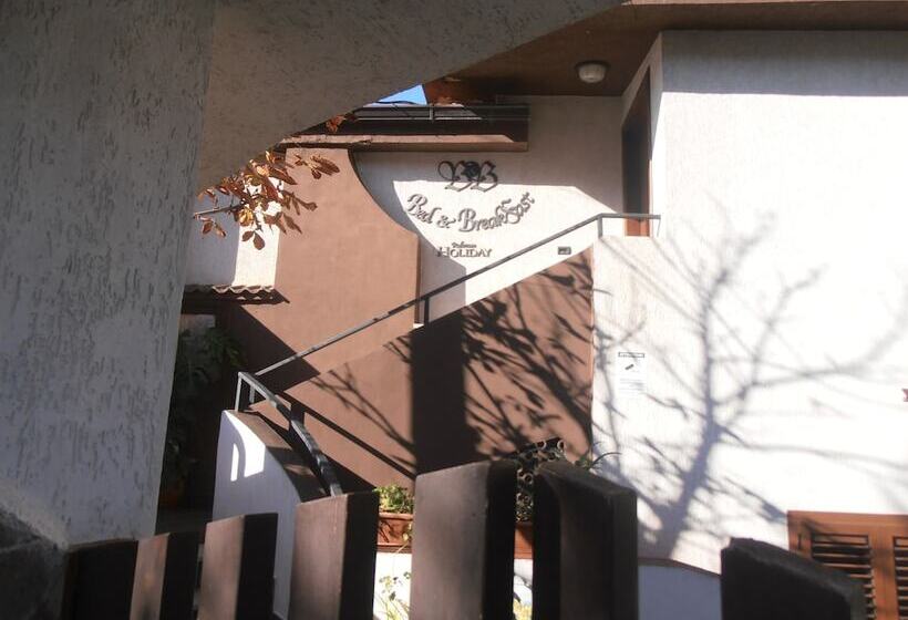 تختخواب و صبحانه Palinuroholiday