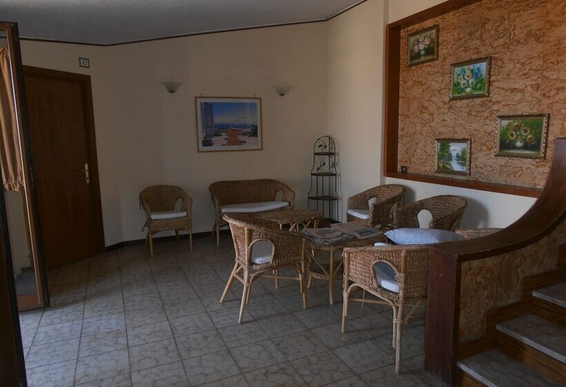 تختخواب و صبحانه Palinuroholiday