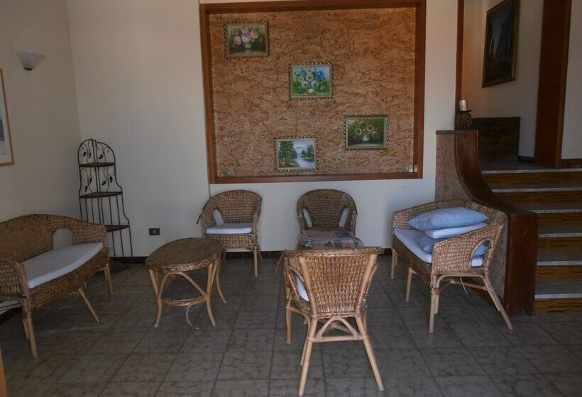 تختخواب و صبحانه Palinuroholiday