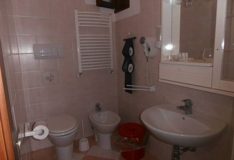 تختخواب و صبحانه Palinuroholiday