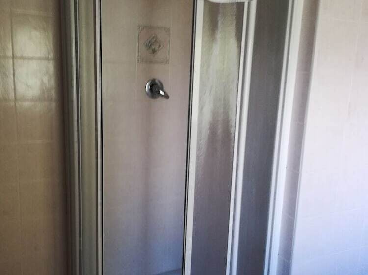 تختخواب و صبحانه Palinuroholiday