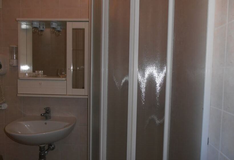 تختخواب و صبحانه Palinuroholiday