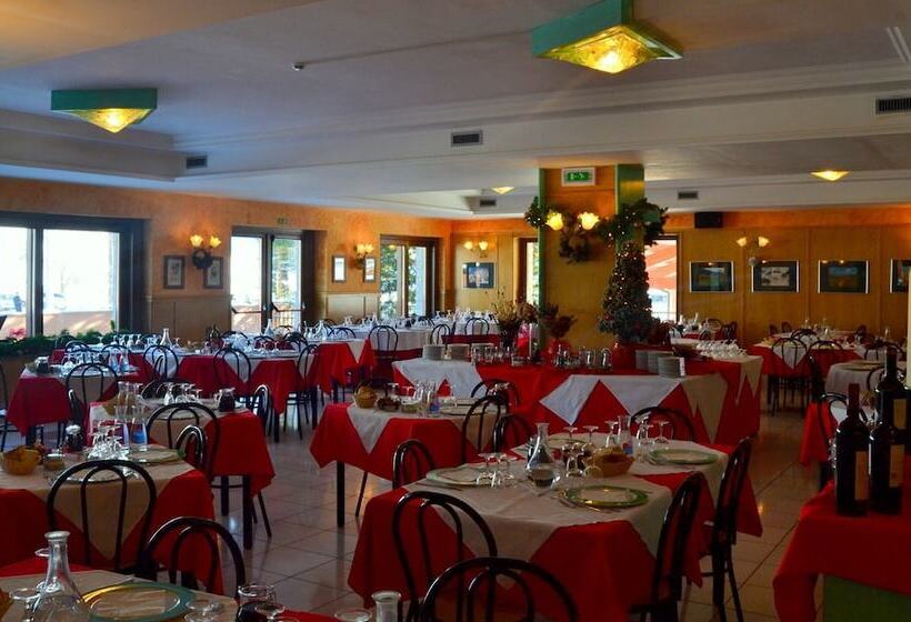 ホテル Alba Sporting