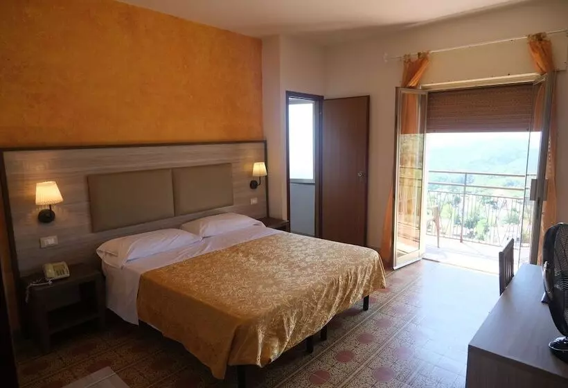 Hotelli Amelia Dream View