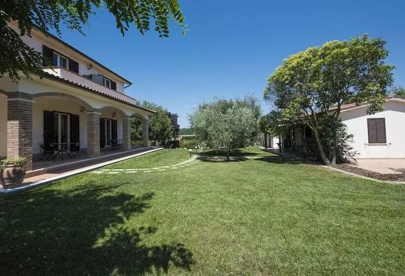 Maaseutuhotelli Agriturismo Il Fontanile