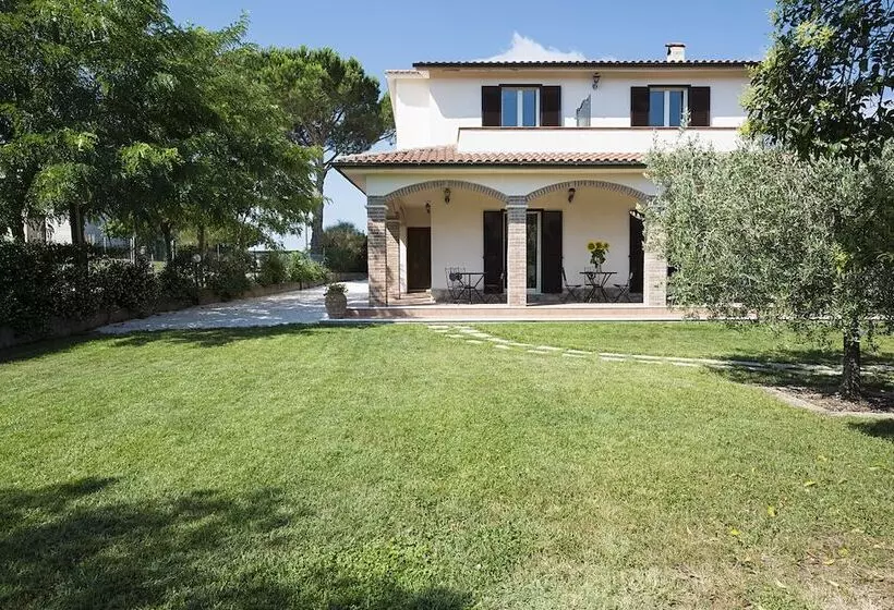Maaseutuhotelli Agriturismo Il Fontanile