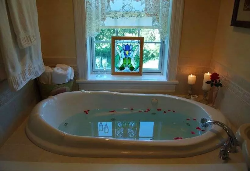 Maple Shade Bed & Breakfast