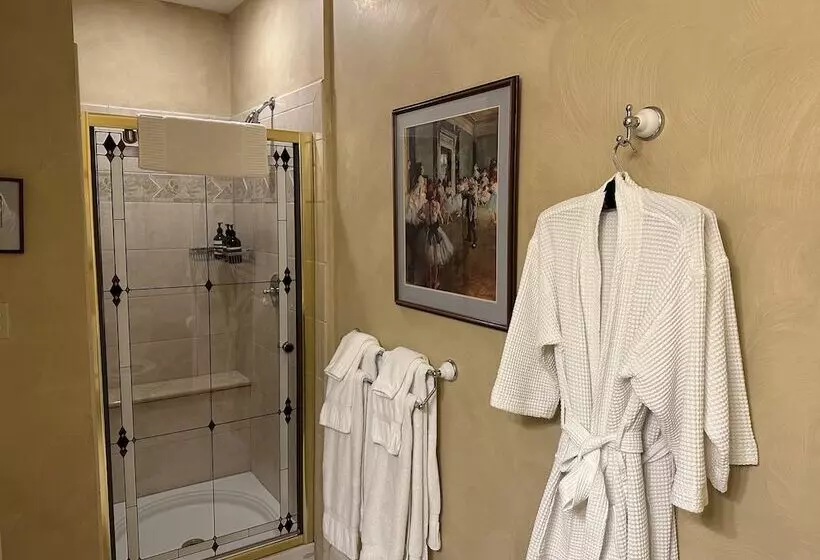 Maple Shade Bed & Breakfast