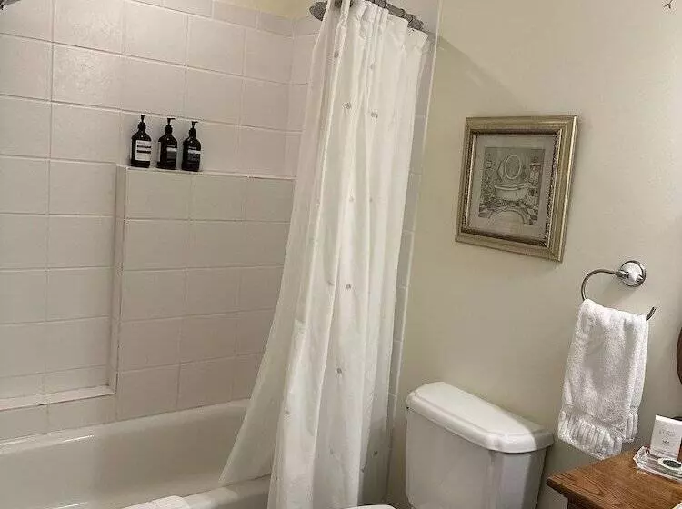 Maple Shade Bed & Breakfast