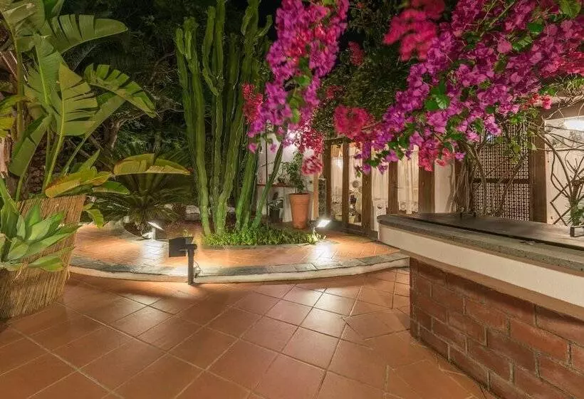 Villa Mariella Pittorino   Camere In B&b