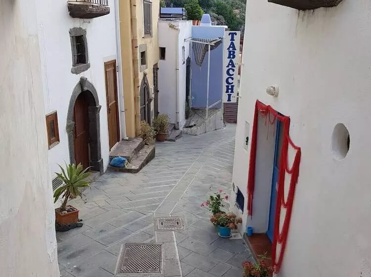 Villa Mariella Pittorino   Camere In B&b