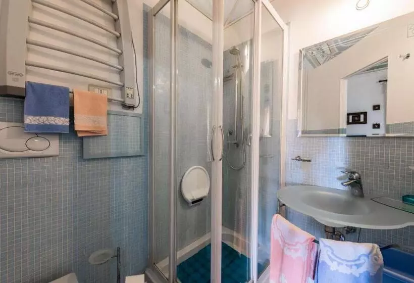 Villa Mariella Pittorino   Camere In B&b