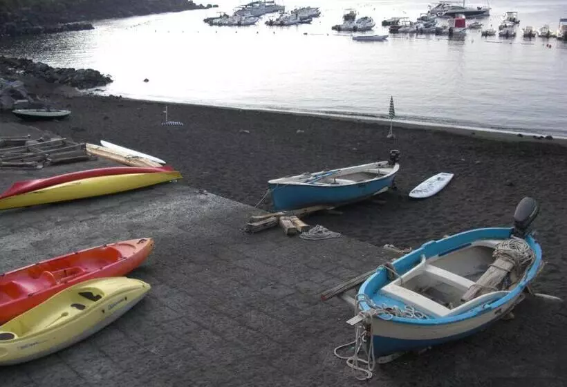 Villa Mariella Pittorino   Camere In B&b