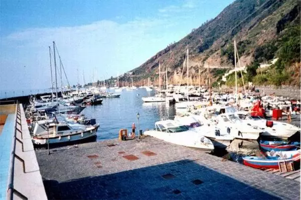 Villa Mariella Pittorino   Camere In B&b