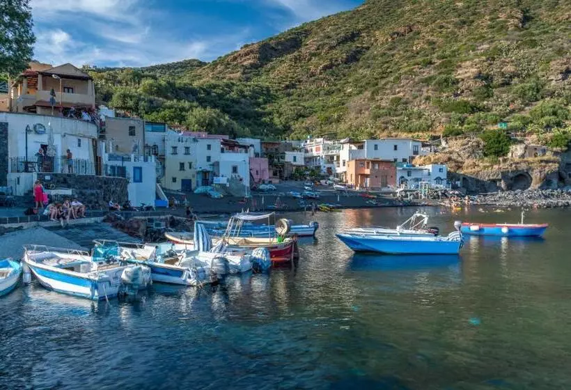 Villa Mariella Pittorino   Camere In B&b