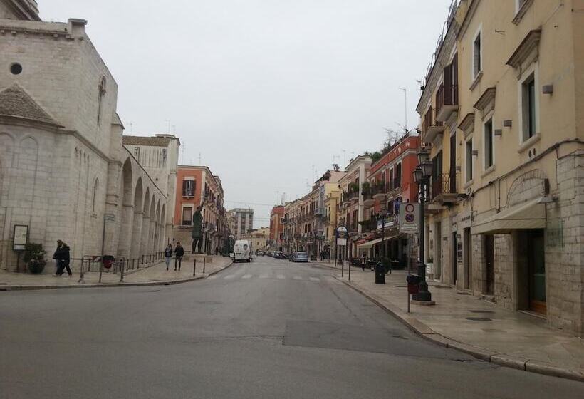 تختخواب و صبحانه Bonadies Suite