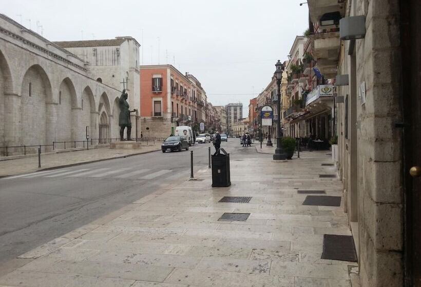 تختخواب و صبحانه Bonadies Suite