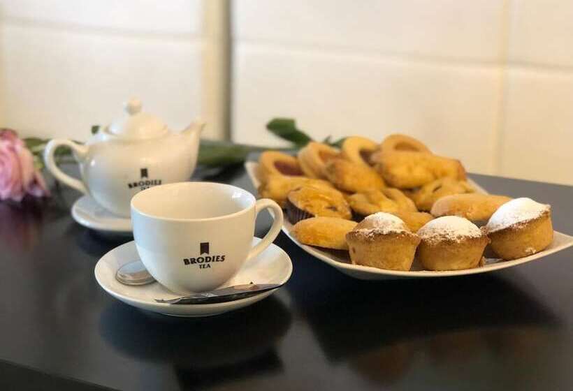 تختخواب و صبحانه Bonadies Suite