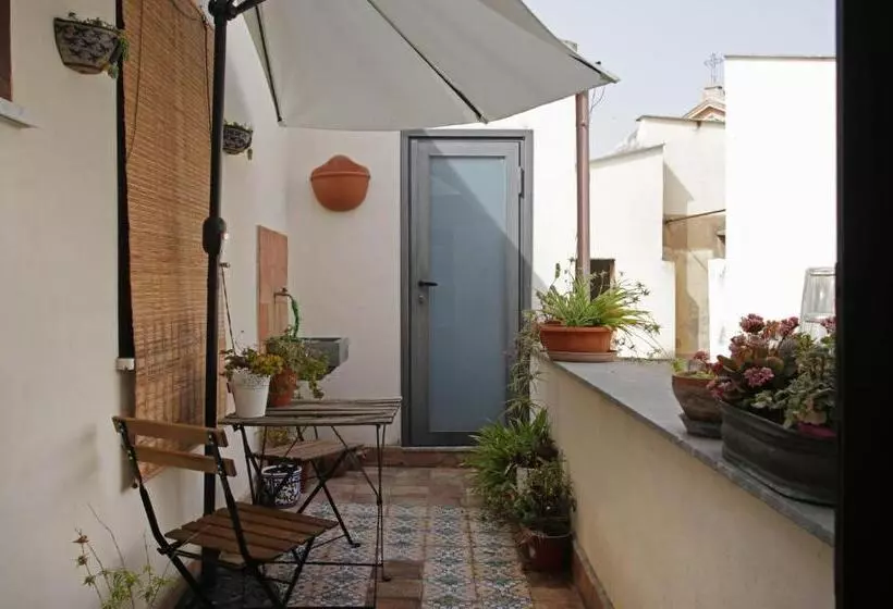 تختخواب و صبحانه Casa Miqvà   Rooms In Shared Apartment