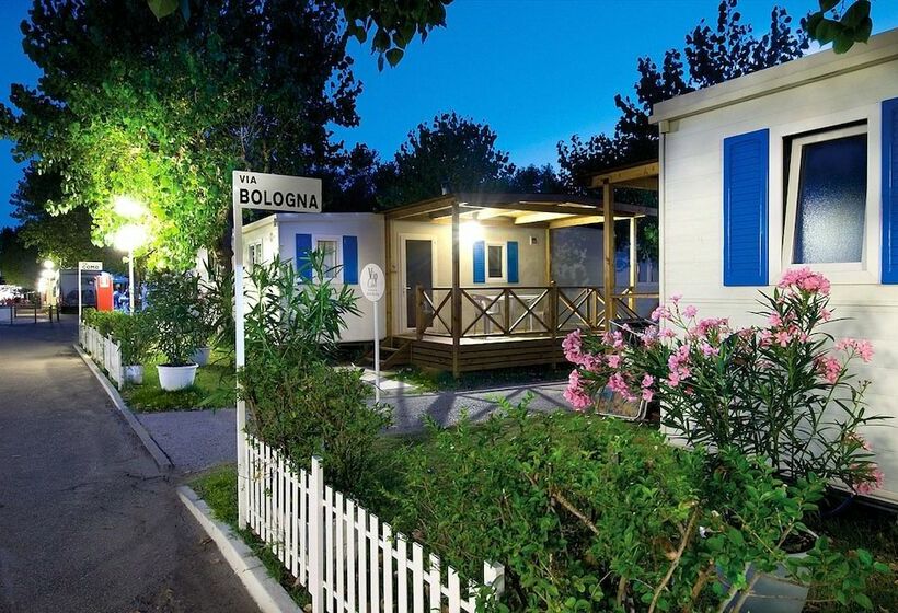 Hotelli Camping Village Misano