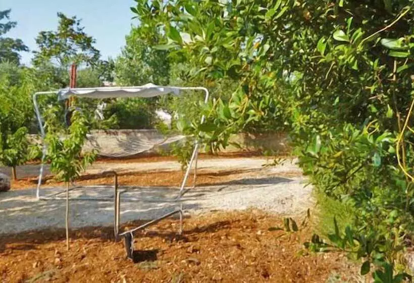 Maaseutuhotelli Trulli E Cummerse