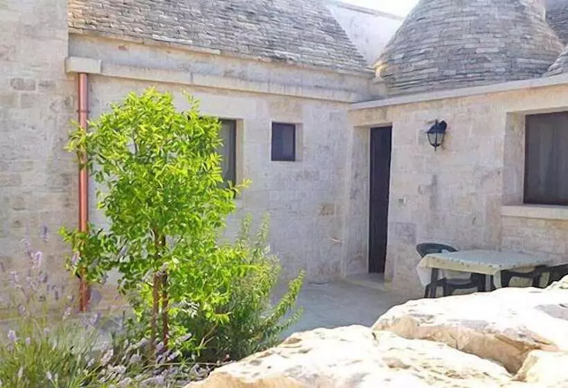 Maaseutuhotelli Trulli E Cummerse