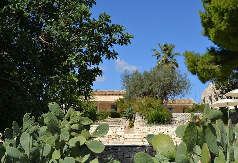 פנסיון Antica Masseria Timparuci