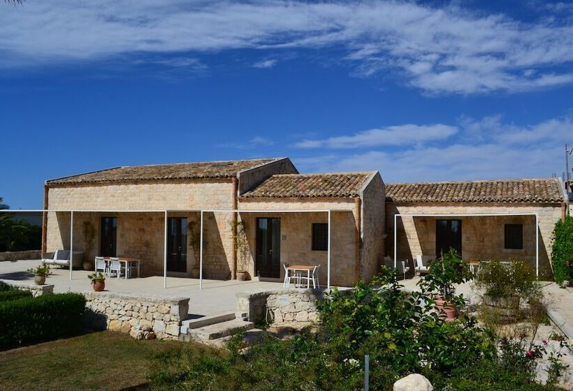 פנסיון Antica Masseria Timparuci