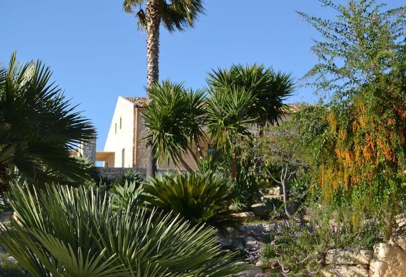 פנסיון Antica Masseria Timparuci