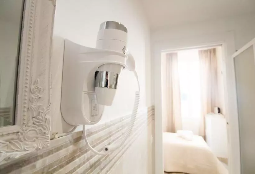 ペンション Emily Rooms