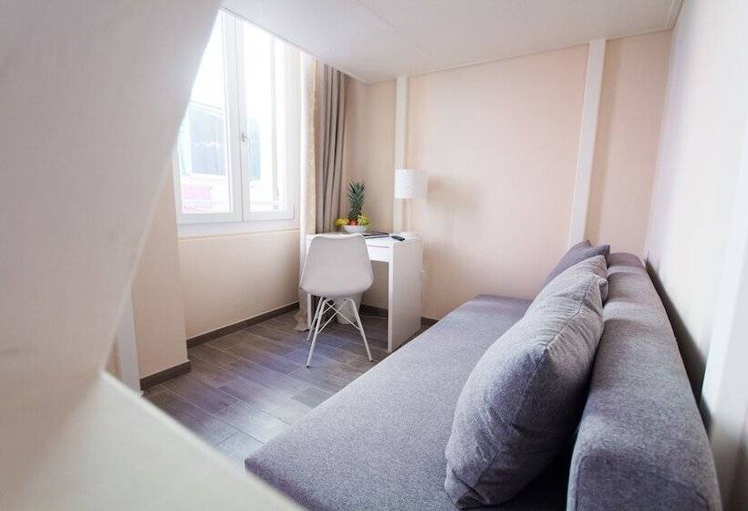 بنسيون Emily Rooms