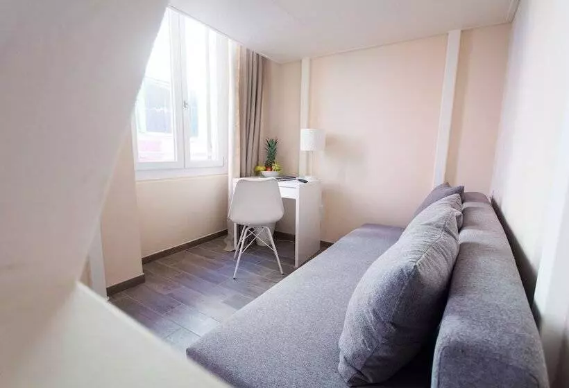 ペンション Emily Rooms