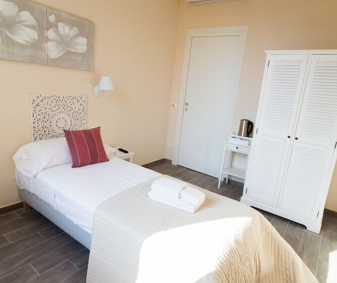 بنسيون Emily Rooms