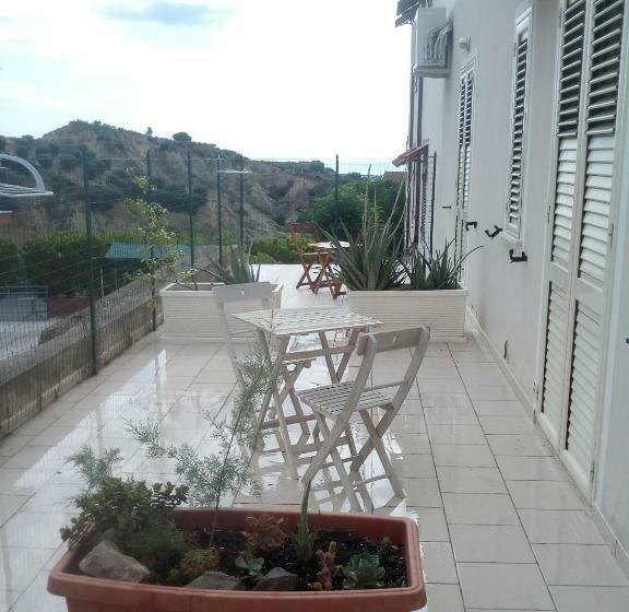 住宿加早餐  La Poesia