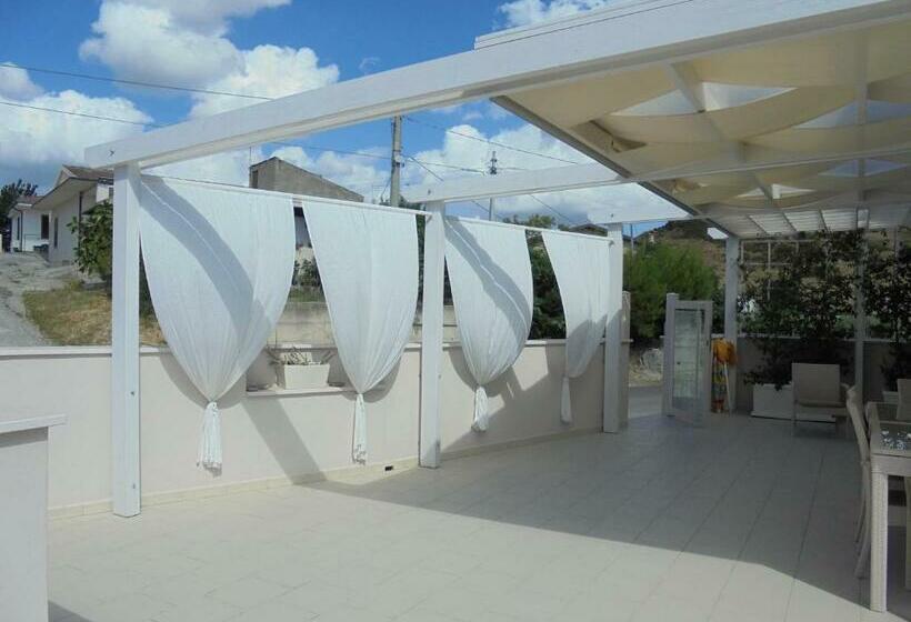 住宿加早餐  La Poesia