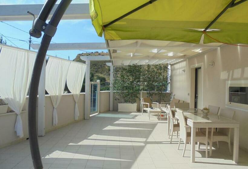 住宿加早餐  La Poesia