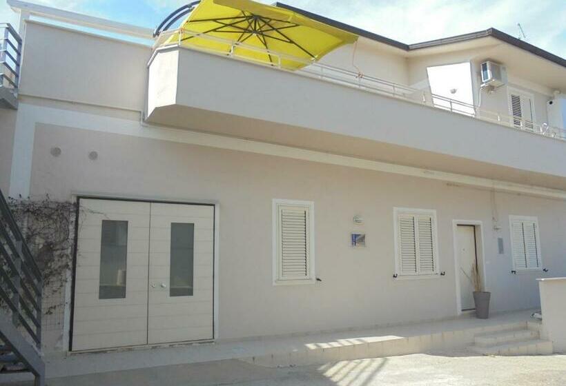 住宿加早餐  La Poesia