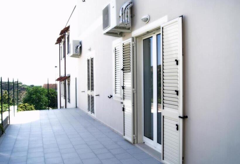 住宿加早餐  La Poesia