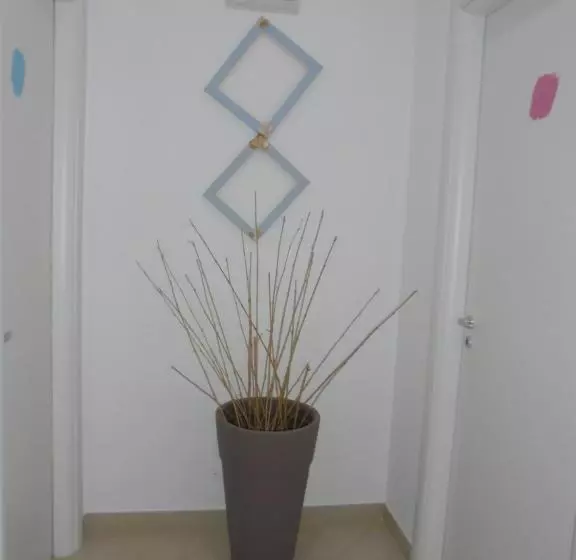 ベッドアンドブレックファースト La Poesia